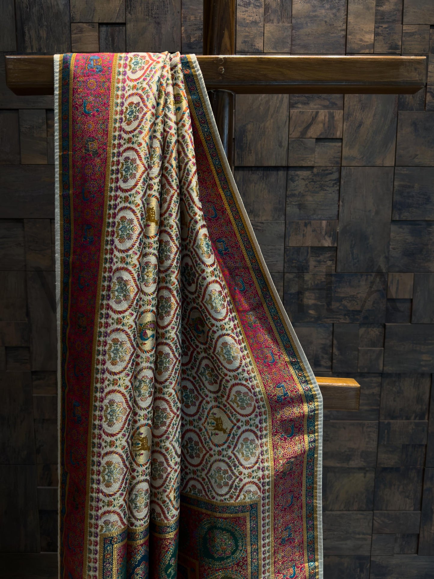 Off-White Viscose Katan Silk Saree with Pink Pallu